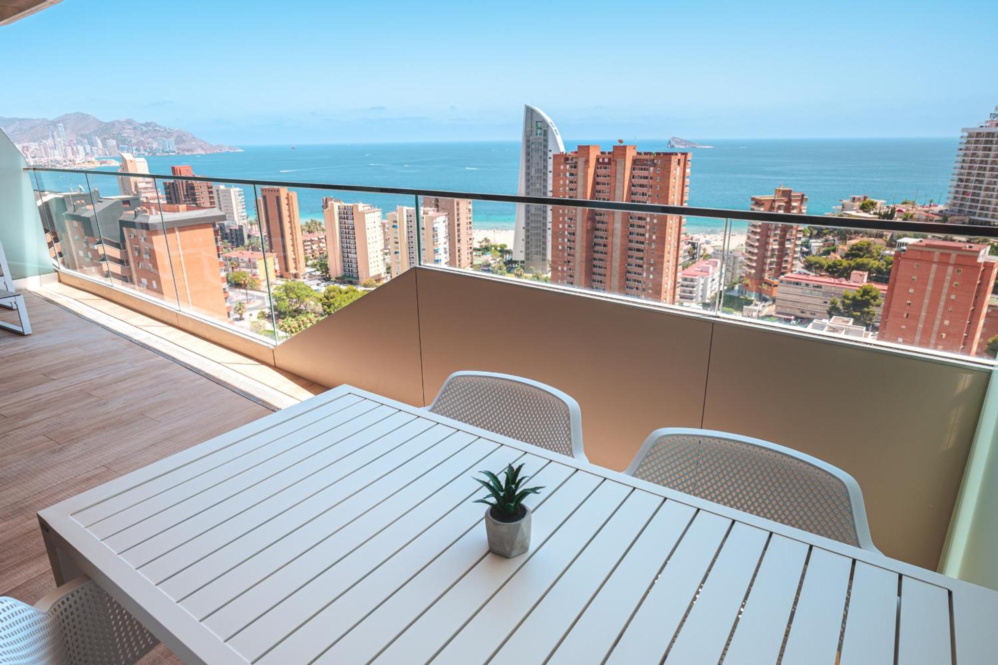 44 By Costa Activa * Benidorm